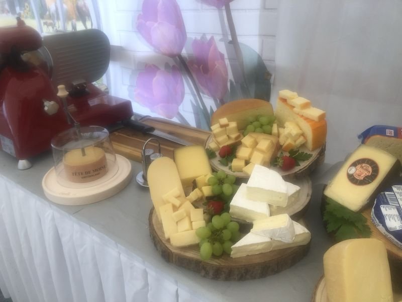 Käse am Frühstücksbuffet Flasch City Restaurant Events & Hochzeit Location in St. Lorenzen im Murztal, Stmk Bruck/Mur & Mürzzuschlag S6 St Marein Ausfahrt